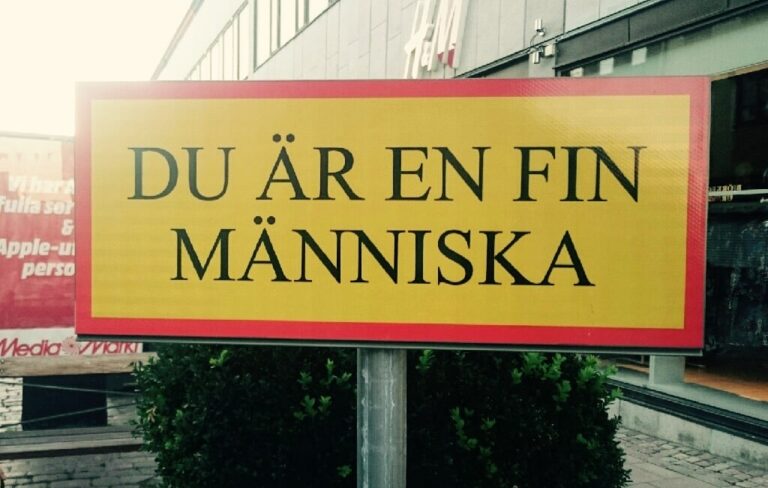 ”Jag är trött på att samhällets normer alltid ska skava någonstans, allt ifrån kärlek till ångest och kroppsideal.”