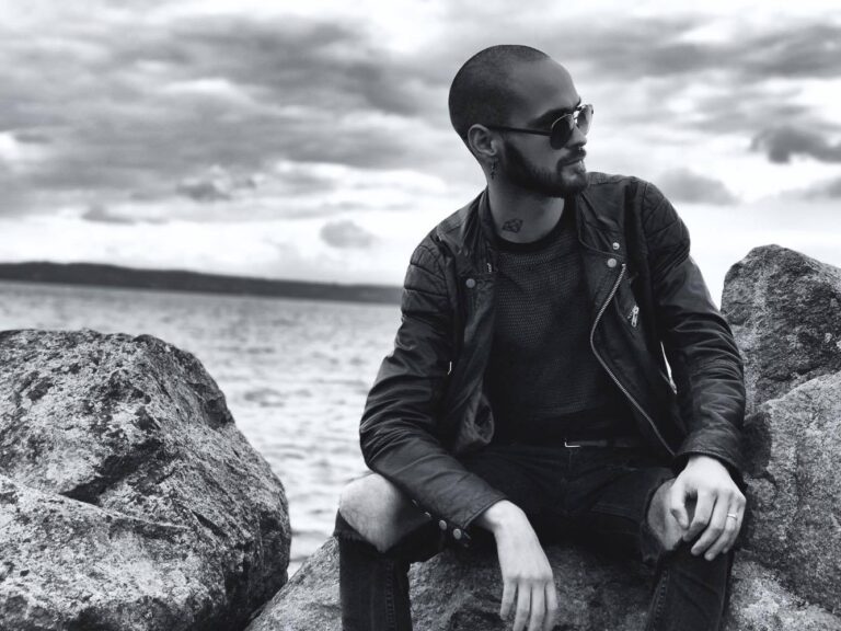 Läggningen är inget som förändrar mig som person, inte mer än att jag själv utåt sett väcks till liv igen…